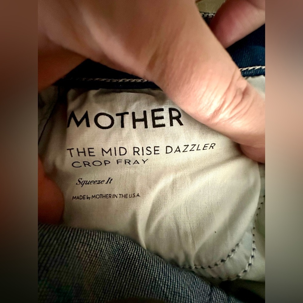 MOTHER Mid Rise Dazzler Crop Fray Jeans “Squeeze It” NWOT— 25, Signature Fit - Picture 12 of 16